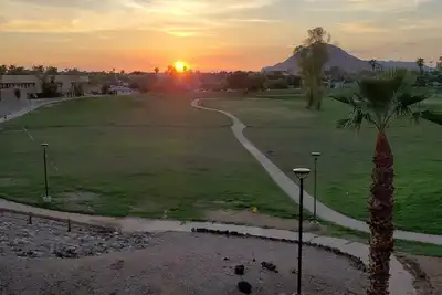 Image de Condo with Golf Course & Camelback Mountain Views.