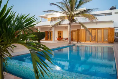 Image de Designer house on a secluded beach