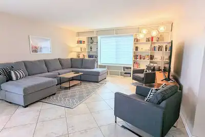 Beautiful Family Home Mins to Asu