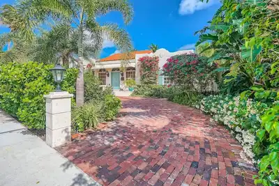 Image de Villa Gardenia - Peaceful Garden Oasis with Open Floor Plan