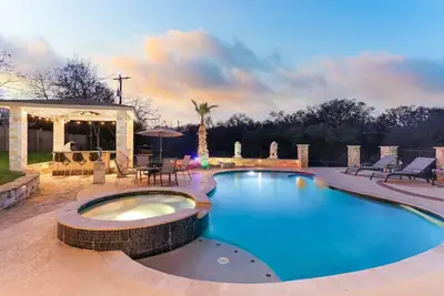 Image de D'Hidden Gem |Sleeps16 |Heated Pool, 5 acres