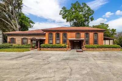 Image de Dade City's Historic 1892 Locke Inn Estate