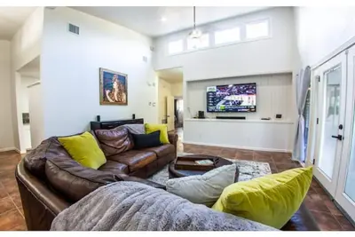 Image de D' Retreat! Spacious, Dog friendly, Pool, Sleeps14