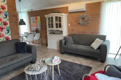 Image de New! Vacation cottage Zijper 24