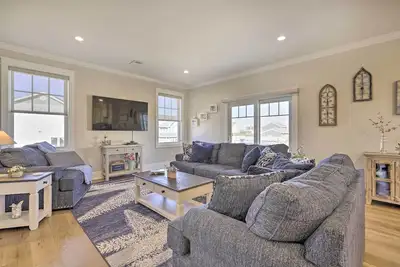 Image de Long Branch Home < 1 Mi to Beach!