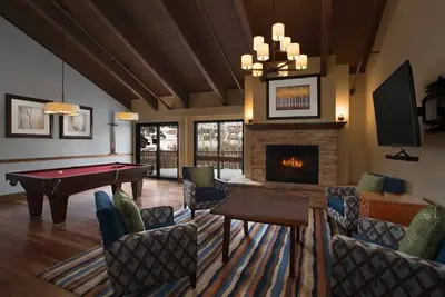 Image de Marriott's stream side Evergreen Resort in Vail. Co.