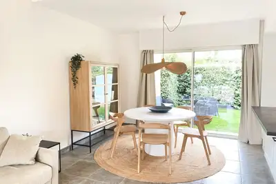 Image de Maison Grimaud dans copropriété av piscine et 2 parkings entre village et plages