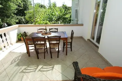 Apartments Majica - Spirit of the Rose - Spacious Two Bedroom Apartment with Balcony (A4+2)