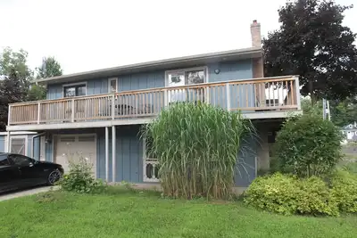 Image de Beach Town Cottage Retreat - 3 minute walk to beach