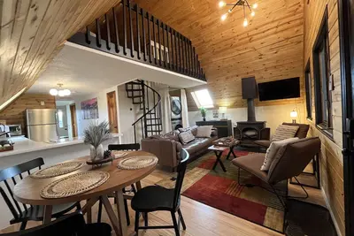 Image de Cozy, Little A-Frame on the West Side of Pikes Peak.