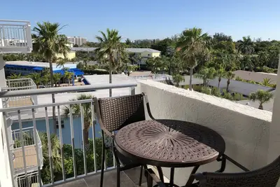 Image de 5th Floor Beachfront Condo with Stunning Gulf Views