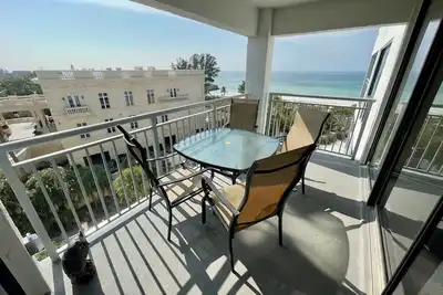 Image de Top Floor-Beach Views 2br, Two Pools, Parking
