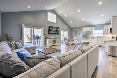 Image de Waterfront Home on Lake Milton: Dock, Hot Tub