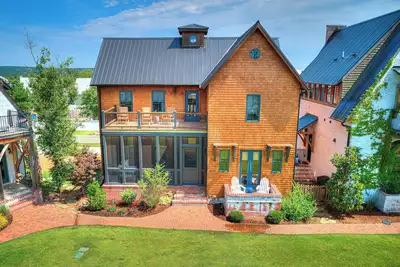Image de Southern Charm in “The Bend” at Carlton Landing