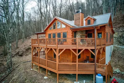 Image de High Time Cabin - 3 bedroom home in private community near Banner Elk Winery, Boone and more!