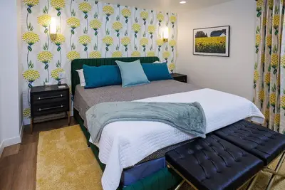 Image de Luxury Green Bay Home - Walking Distance to Lambeau Field