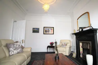 Image de Large Period Property - Beautifully Refurbished