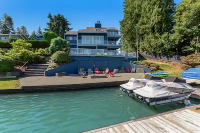 Image de Peaceful lakefront home with firepit, hot tub, pool table, dock, balcony, & deck