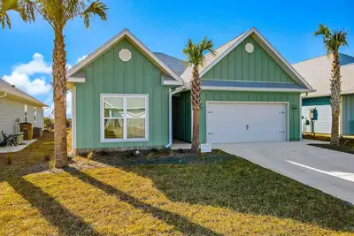 Image de Dog-friendly, single-level home near the beach with a pool & playground