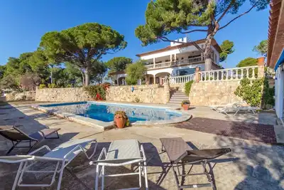 Image de Club Villamar - Jolie villa avec piscine privée, jardin, terrasse et de très belles vues sur la r. . .