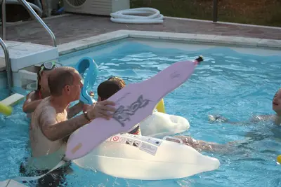 Image de Les Pieds dans l'eau avec piscine et bord de Meuse