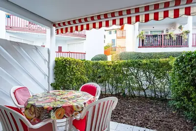 Image de Appartement Rdc avec terrasse, piscine et parking Ă 1km de la plage