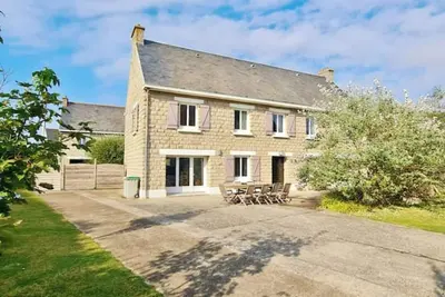 Image de Villa Clipper - 3' à pied de Pors Carn plage - confortable pour 12 personnes