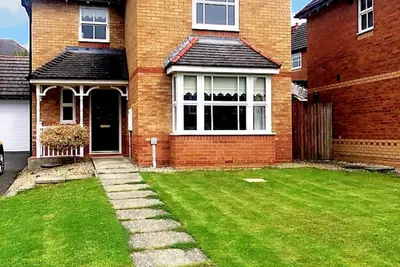 Spacious 4 bed home in a quiet cul-de-sac