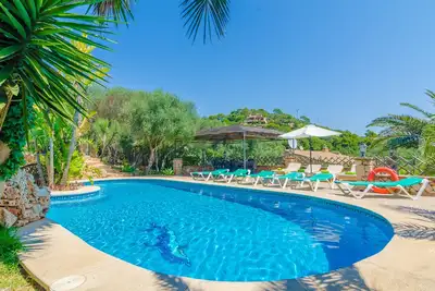 Cas Conco - Traditional Majorcan house with private pool and luxuriant garden. Free WiFi