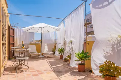 Image de Miraclet - Adults Only - Townhouse with beautiful terrace and parking in the centre of Pal