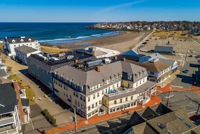 Image de Outstanding location in the heart of Shorts Sands Village