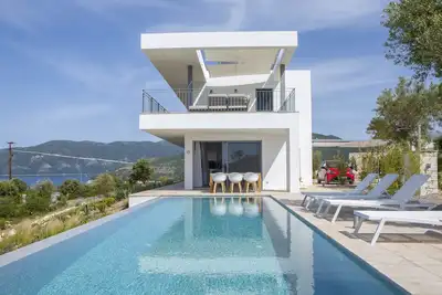 Image de Villa Pinea - Nouvelle villa moderne en bord de mer
