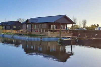 Image de New! River Bay - set on the waters edge - sleeps 4