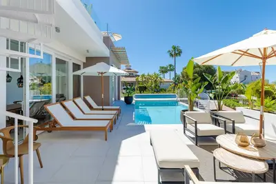 Image de Unique & Luxurious Villa with Heated Pool!