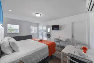 Image de Mariner M31 · Wonderful 1/1 Bedroom Steps away from the beach