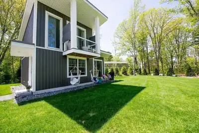 Modern Cottage with Ocean Access & Wildlife