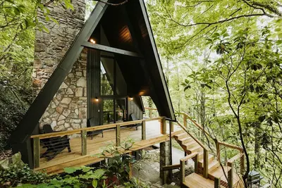 Image de Cozy Gatlinburg Cabin-unbeatable location, mins from Gatlinburg- Hot Tub!