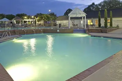 Image de Spacious 4 Bedroom at the Historic Powhatan Resort