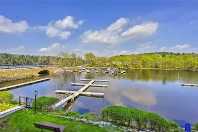 Image de New! Very few with Riverside access! Wisconsin Dells Condo + Pool Access