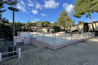 Image de Studio 4 personnes piscine et accès plage
