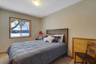 Image de Chain of Lakes Waterfront Home