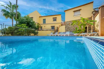 Image de Fab 6 bed villa with private pool 300m from beach