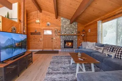Image de Grizzly Cabin - Sledding, fire pit, Bbq, dog friendly!