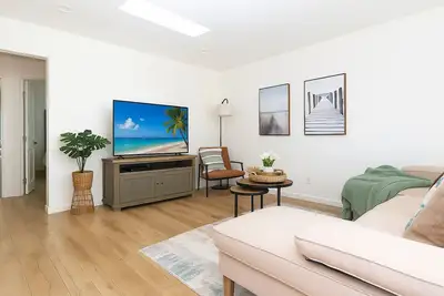 Image de The Locust Landing, 10 Minutes to Beach, Ac, Private Parking, 2 Bedrooms, Fits 5
