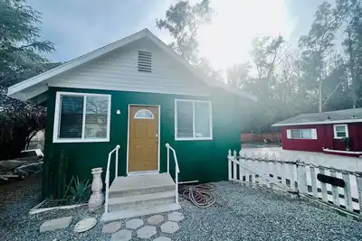 Image de Lake Elsinore Cute Country Home