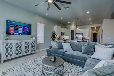 Image de Santa Alexandra · Comfortable 5 bedroom with Game Room