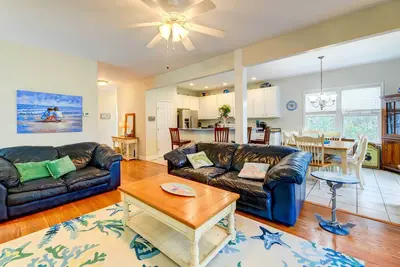 Image de Surf City Vacation Rental: Walk to Beach!