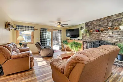 Image de Catskills Getaway w/ Hot Tub on 45 Acres!