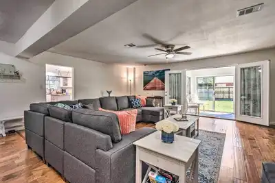 Image de Sweet Beach Serenity for Families-8 mins from beach! With Pool!