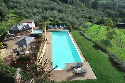 Image de Maison de vacances privée avec bain à remous, piscine, Wifi, climatisation, Tv, patio
